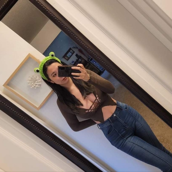 Meet your Posher, Lia - Picture 6 of 8